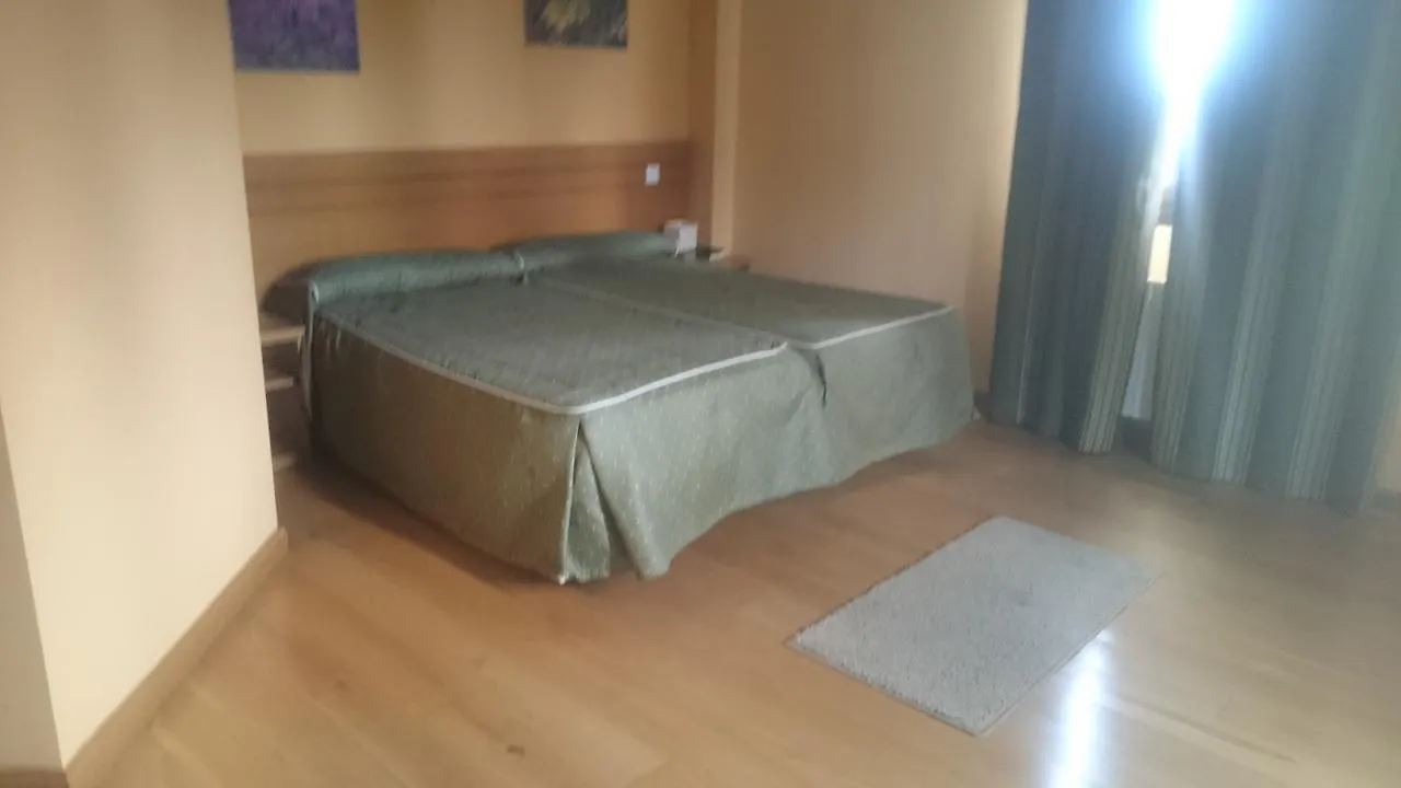 Hotel Santuario Urkiola - Lagunetxea Urquiola 3*,